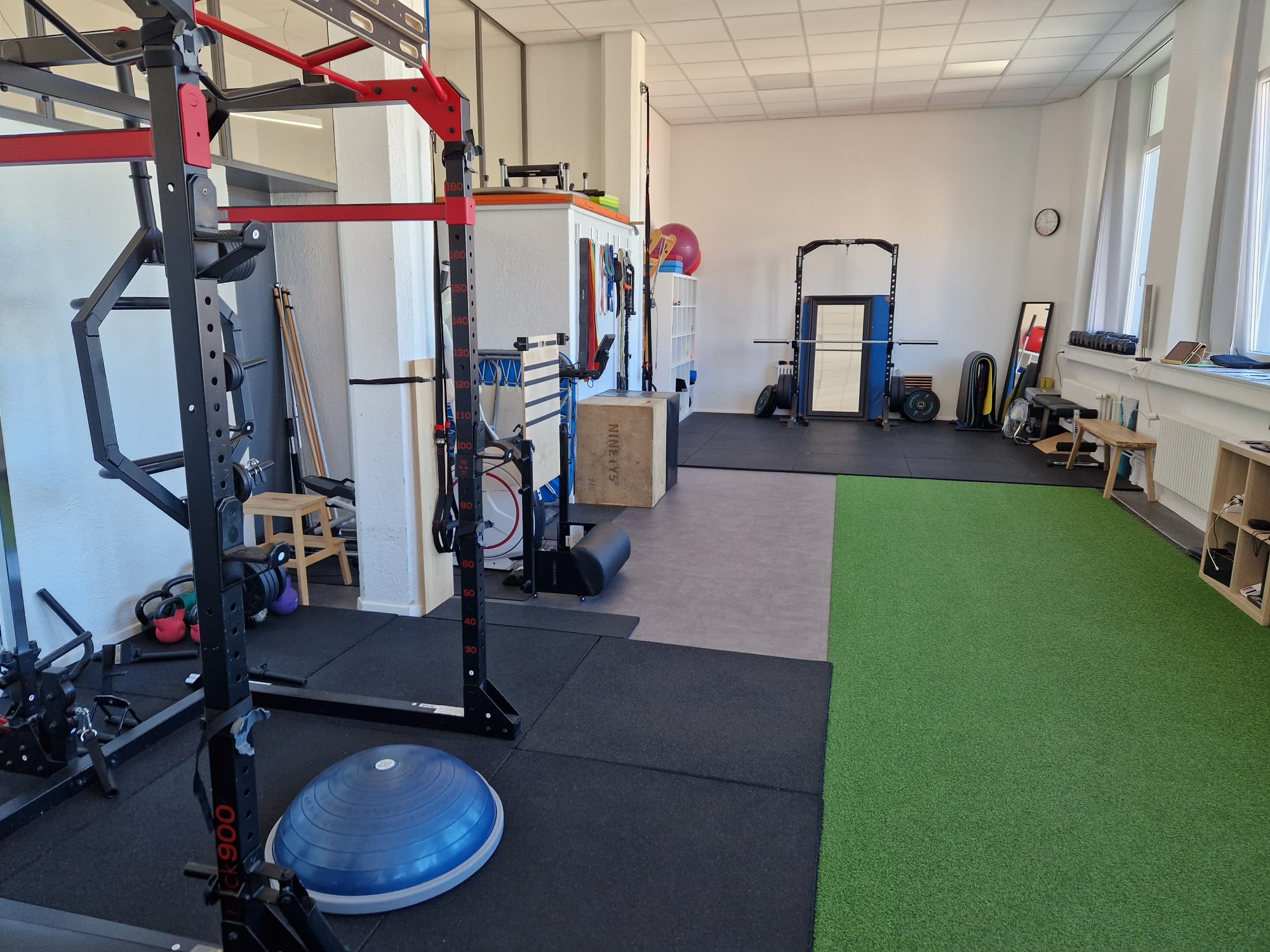 Salle de gym pour la rééducation au cabinet de physiothérapie Fabio Buratti à La Chaux-de-Fonds